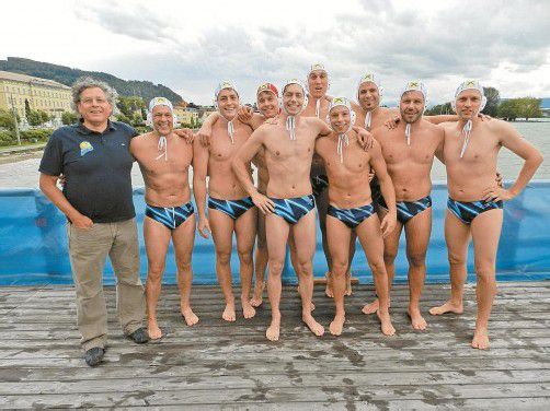 Das Siegerteam (v. l.): Jörg Mäser, Klaus Mennel, Bernhard Hengl, Philipp Höller, Jakob Hengl, Vlada Masic, Manuel Zorn, Daniel Reichmuth, Dominic Mucha und Volker Hahn. Es fehlen: Albert Cepicka und Tibor Nagy.
