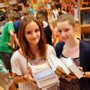 „Buch am Bach“ veredelt auch 2013 den Schulschluss