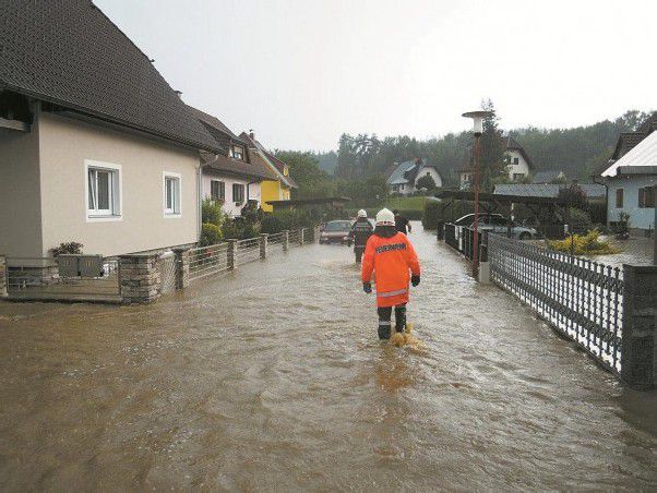 Heftige Gewitter, Starkregen, Überschwemmungen: Das derzeitige Wetter macht vielen Österreichern Angst. apA