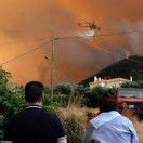 Flammeninferno bedroht Urlaubsinseln im Süden