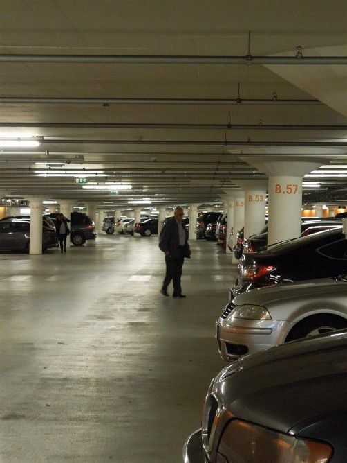 Peter Eberle wünscht sich ein Signalsystem, das freie Parkplätze anzeigt. Foto: cth
