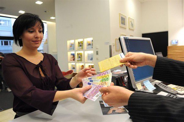 Mehr Geld zu sparen ist und bleibt ein äußerst beliebter Neujahrsvorsatz der österreichischen Bevölkerung. Foto: APA