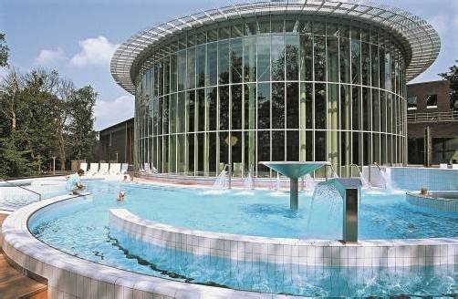 Das Heilbad Spa verdankt den guten Ruf seinen Mineralwasser-Quellen – im Bild die Therme. Foto: opt