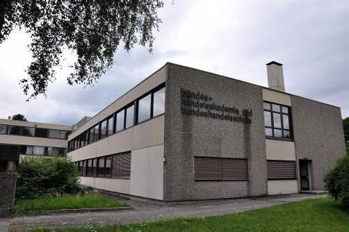 Die Erweiterung des Gebäudes erfolgt über die Aufstockung des Südtrakts und einen nordseitigen Anbau an den Mitteltrakt. Foto: lcf