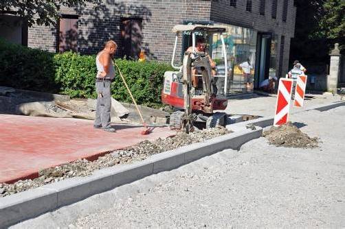 Die Mozartstraße ist noch bis Anfang September für den Durchgangsverkehr gesperrt. Foto: lcf