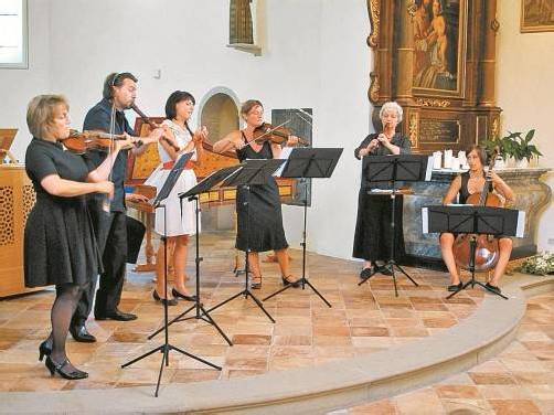 Die Musiker boten dem Publikum ein rund 90 Minuten langes Programm in intimer Atmosphäre. Foto: F. Jurmann