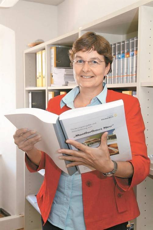 Die erste Frau, die in der städtischen Finanzkammer von Feldkirch das Sagen hat: Brigitte Eller aus Raggal. Foto: VN/Hofmeister
