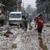 Schlammberge nach Flut auf den Philippinen