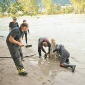 Tirol: Bub (13) steckte im Treibsand fest