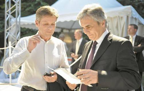 Im Mittelpunkt der Inseratenaffäre: Kanzler Faymann (r.) und Staatssekretär Ostermayer. Foto: APA