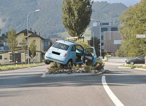 Lenkerin überstand spektakulären Unfall unverletzt. Foto: Polizei