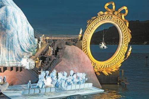 Menschen entscheiden sich kurzfristiger für einen Opernbesuch – das bemerken auch die Festspiele mit „André Chénier“. Foto: VN/Steurer
