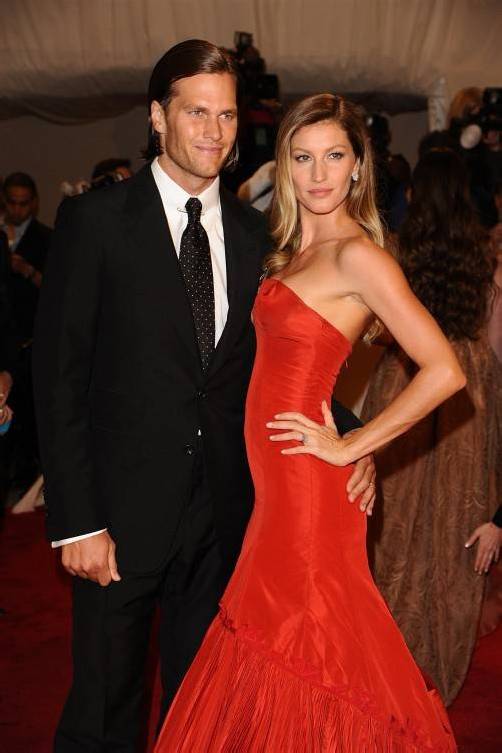 New England Patriots football player Tom Brady and his wife Gisele Bundchen arrive at the Metropolitan Museum of Art Costume Institute gala, Monday, May 2, 2011 in New York. (AP Photos/Peter Kramer)
