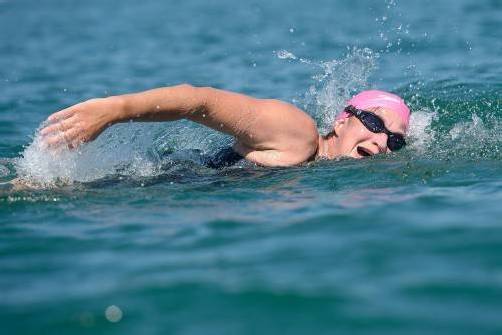 Ohne Schlaf und nur mit zwei ganz kleinen Pausen will Kirsten Seidel den kompletten Bodensee umrunden. Foto: DPA/Kleinschmidt