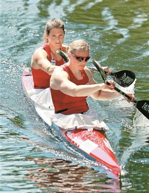 Proben heute im Vorlauf den Ernstfall: die Kanu-Fahrerinnen Yvonne Schuring und Viktoria Schwarz. Foto: gepa