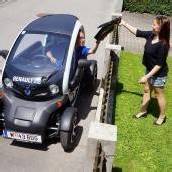 Ein Smiley rollt durch die Stadt