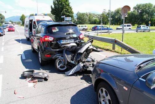 Schwerer Auffahrunfall in Hard forderte Verletzten. Foto: VOL