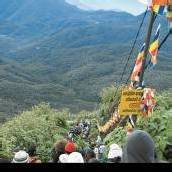 Eine endlose Karawane zieht zum Adam‘s Peak