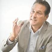Umfrage: FPÖ ist im Sinkflug Stronach locker im Parlament