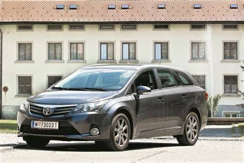Toyotas Mittelklasse-Kombi punktet im Dauertest mit Zuverlässigkeit und seinem Platzangebot. Fotos: VN/Steurer, VN/Gasser