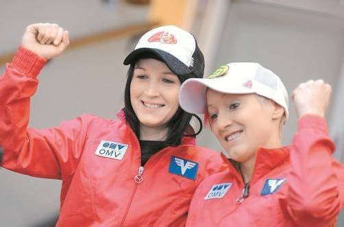 Unterstützen die ÖSV-Skispringer: Jacqueline Seifriedsberger und Daniela Iraschko. Foto: apa