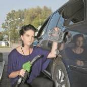 Teurer Sprit Pendler leiden am meisten /A8