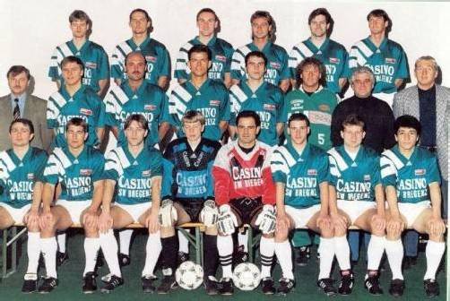 Als 17-Jähriger spielte Peter Pawlowski unter seinem Vater Tadeusz „Teddy“ Pawlowski für
SW Bregenz, ehe er dann zur Lustenauer Austria wechselte.