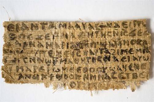 Das 3,8 mal 7,6 Zentimeter große, gelblich-braune Papyrus-Schriftstück ist nach Auffassung mehrerer Experten echt. Foto: dapd