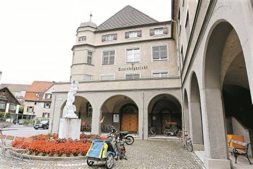 Das Bezirksgericht Bludenz wurde nach dem Auffliegen der Unterschriftenaffäre um Richter Erich Mayer (Bild) einer Revision unterzogen. Mehr als 7000 Exekutionsakten haben die Experten damals überprüft. Foto:VN
