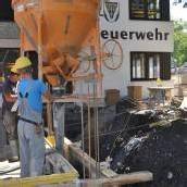 Feuerwehr baut tatkräftig mit