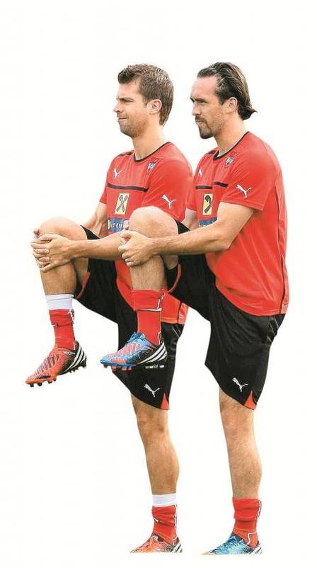 Entschlossener Blick bei Christian Fuchs (r.) und Andreas Ivanschitz.
Foto: Diener