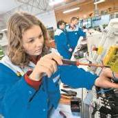 „Kurzlehre“ nach der Matura spaltet die Unternehmer