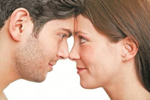 Männer haben in den Tests Farbtöne bläulicher wahrgenommen als Frauen. Auch feine Kontraste sollen sie besser erkennen. Foto: Fotolia