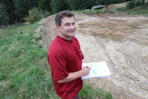 Othmar Loser kennt die Bedingungen in Möggers. Der Hörbranzer ist seit 18 Jahren für die Strecke verantwortlich. Foto: schwämmle