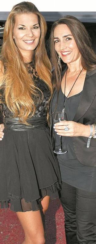 Partydamen: Nina Lang (l.) und Maria Nussbaumer. FotoS: FRANC