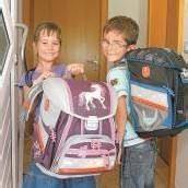 Schulanfang – Linda und David warten schon /A7