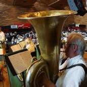 Wirtschaftszelt: Musik und Show