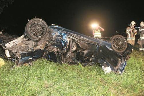 Zwei junge Männer wurden bei dem Unfall gestern Abend schwer verletzt. Foto: VOL.AT/Vlach
