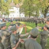 Festakt am Schlossplatz für Rekruten