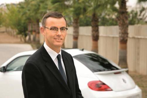 Alain Favey lenkt Europas größtes Autohaus, die Porsche Holding.