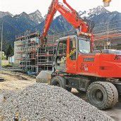 Firstfeier bei Mittelschulbau