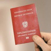 400 Ex-Politiker schickten Pass freiwillig zurück