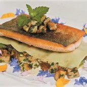 Gebratener Alpenlachs mit Pilzen