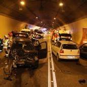 Drei Verletzte Unfall im Achraintunnel /b1