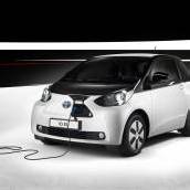 Toyota bringt 21 neue Hybrid-Modelle bis 2015
