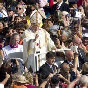 Papst sprach Selige heilig