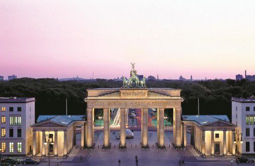 Als VN-Abonnent mit dem Angebot von Intersky mit Hamburg, Berlin, Düsseldorf und Graz die schönsten Städte Europas erleben. Foto: Intersky