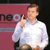 NEOS umwerben die frustrierte Mitte
