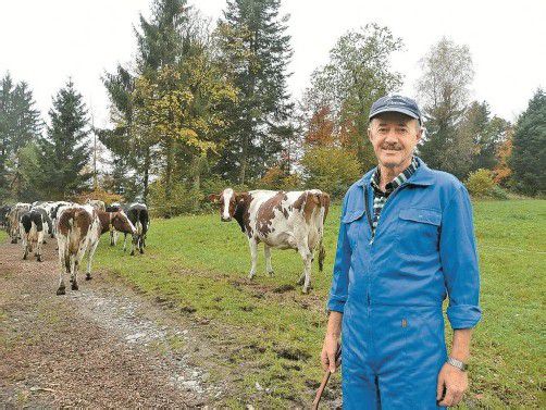 Die Arbeit als Landwirt hält Gebhard Halder fit. Die 70 sieht man ihm nicht an. Foto: Marlene Matt