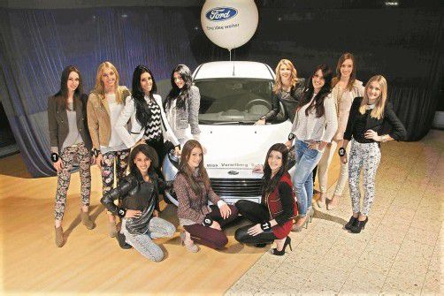 Die Kandidatinnen mit dem Hauptpreis, einem nagelneuen Ford Fiesta: Gloria, Zaklina, Michelle, Natalie, Verena, Elena, Laura und Olga (hintere Reihe v. l.) sowie Katharina, Eva-Maria und Angelika (vorne). Nicht auf dem Foto ist Kandidatin Melissa. Fotos: VN/R. Paulitsch
